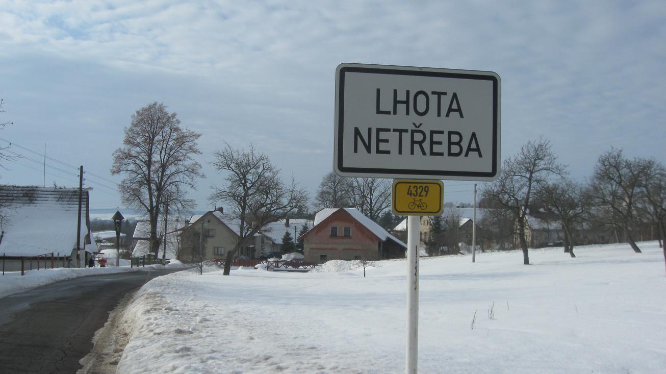 Lhota u Dobrušky (3).JPG